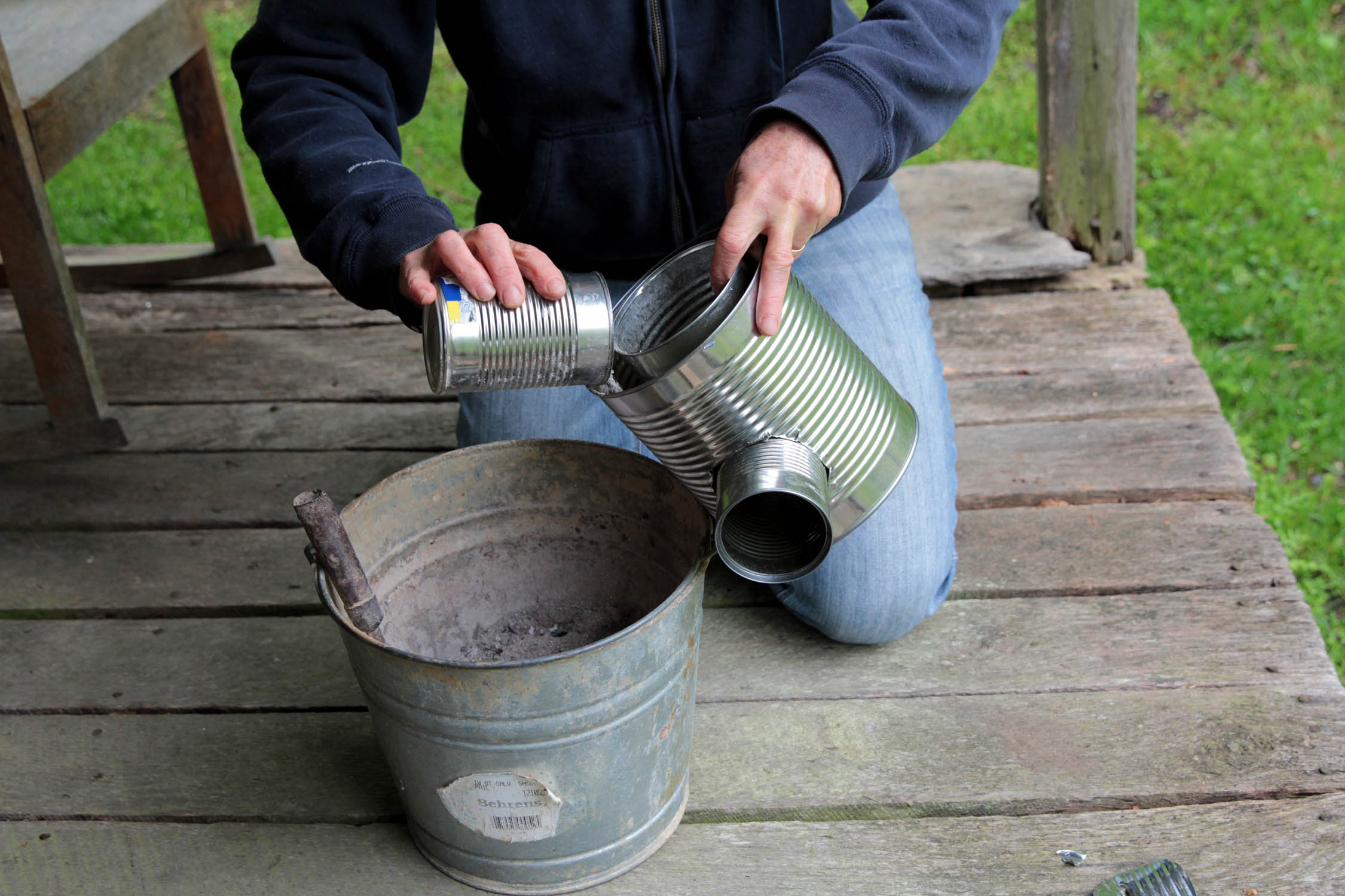 Make a hobo tin-can portable rocket stove + class - Log Cabin Cooking