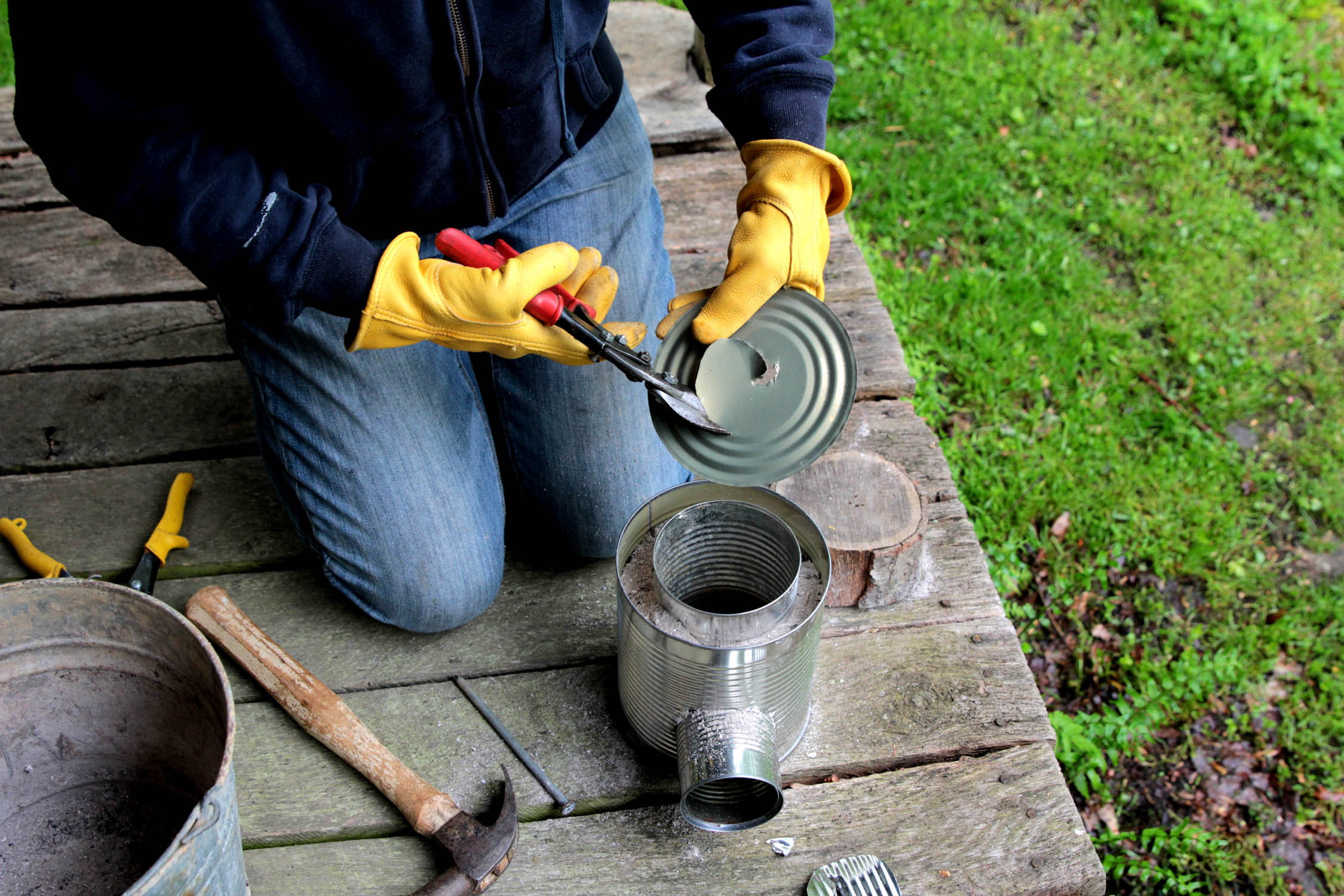 How to make a simple tin can stove while off the grid - Men's Journal