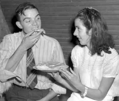 pie supper couple