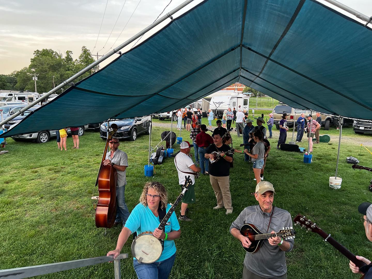 We had a great time at the Mount Airy Bluegrass & Old-Time Fiddlers Convention this weekend and hope y’all did too! It was wonderful to see everyone. 🎻🪕

📸: Gina Dilg, @fiddlesmcgee 

#oldtime #bluegrass #banjo #fiddle #mountairy #mtairy #festival #traditionalmusic #traditionalarts #surrycounty
